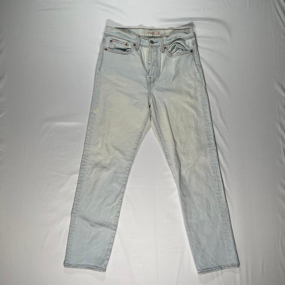 Levi’s Wedgie Straight Jeans Premium Woman’s Sz 28 Button Fly Blue Wash
